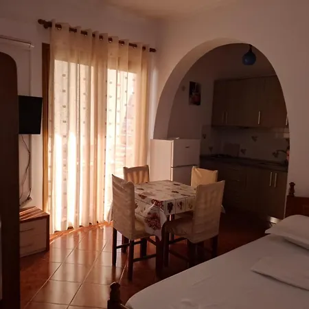 Orikum Holiday Apartaments * オリクム